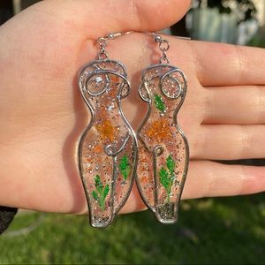 Silver Silhouette Earrings ✨